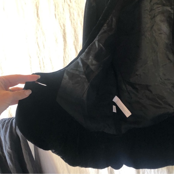 Ann Taylor Loft Black silk velvet semi crop jacket  3/4 sleeve  size 6 - Picture 5 of 10